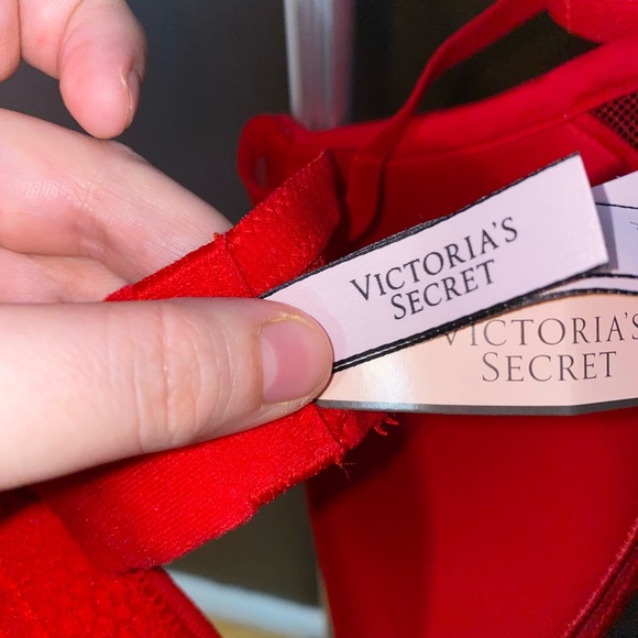 Candy Apple Red Brand New Victoria Secret Bra 32DDD - Picture 3 of 4